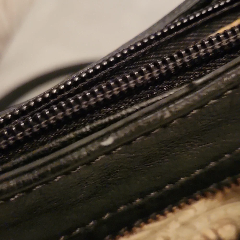 Miss Me black shoulder bag with gold & silver rivots - Picture 13 of 16